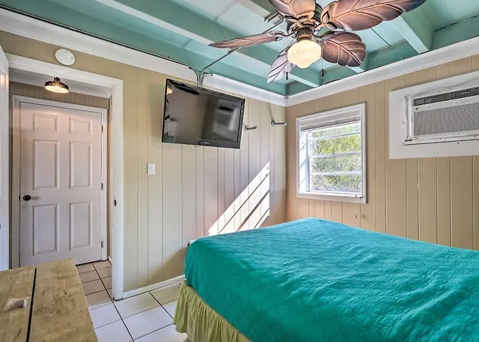 Panama City Condo With Pool Access, Steps To Beach!